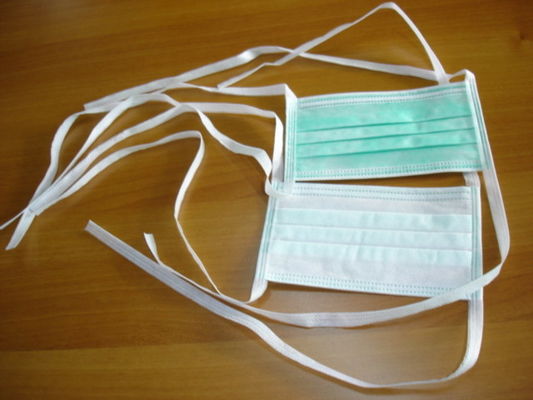 Masque chirurgical non tissé jetable avec boucle d'oreille en carbone actif