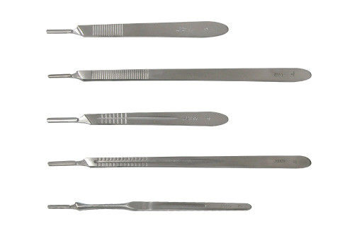 Équipement chirurgicale médical jetable Scalpel chirurgicale avec poignée en plastique / acier inoxydable